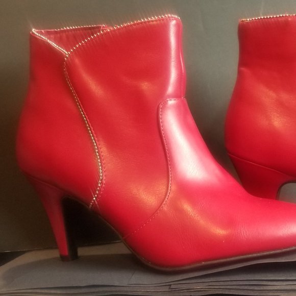 METAPHOR RED BOOTIES SIZE 9 NEW NEVER WORN !!!   NEW LOWER PRICE!!!! - Picture 1 of 9
